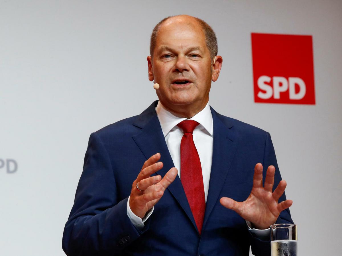 O chanceler alemão Scholz dá uma resposta dura a perguntas sobre o fornecimento de caças de combate à Ucrânia