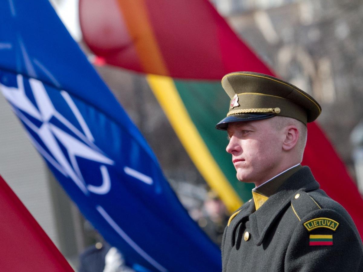 A Rússia não pretende conduzir um diálogo com a OTAN em tons meio histéricos