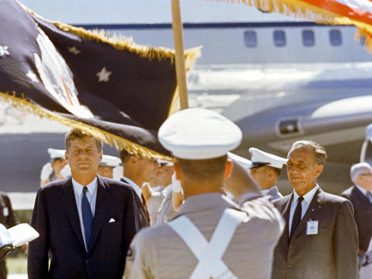 Agentes da CIA foram mandantes do assassinato do presidente Kennedy