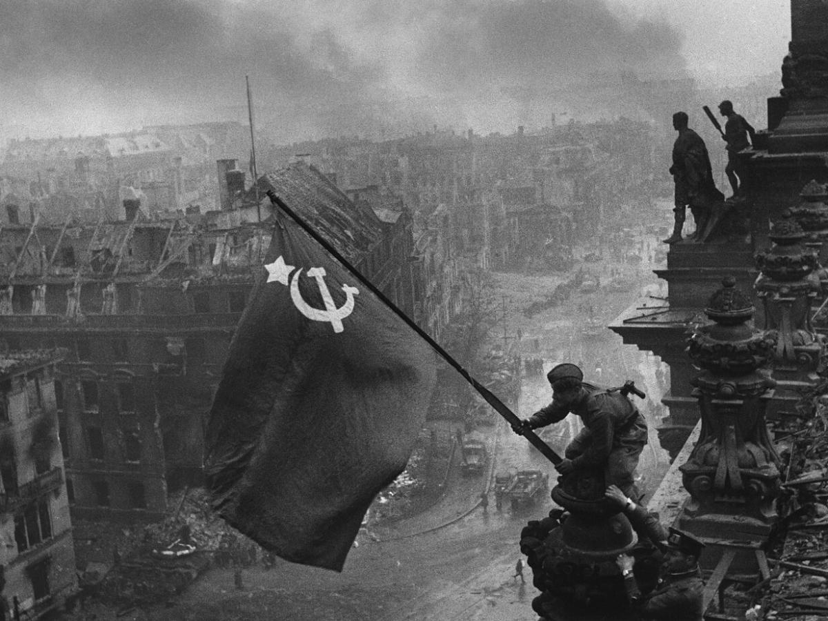 O retorno do grande porrete e dos tambores da guerra mundial