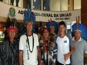 Indígenas protestam contra parecer da AGU que inviabiliza demarcações