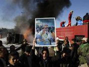 Otan bombardeia Trípoli enquanto opositores recebem apoio