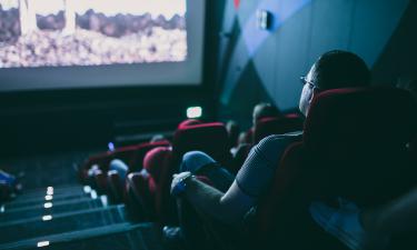Psicólogos explicam por que reassistimos os mesmos filmes repetidamente — e isso é saudável
