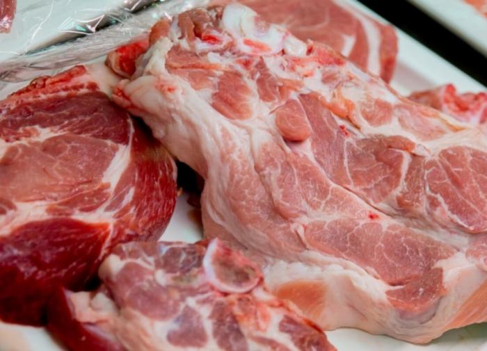 Médico: carne gordurosa e verduras podem causar cálculos renais