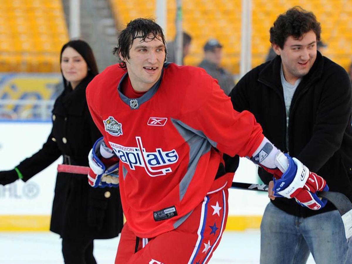 Ovechkin sobe para o quinto lugar com mais gols na história da NHL