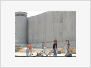 Muro  em Bagdá suspenso