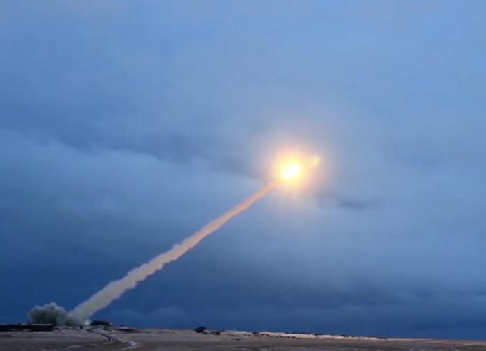 Novo míssil hipersônico Kh-95 da Rússia encerra corrida armamentista com os Estados