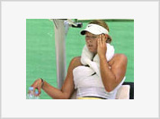 Sharapova  vence  Pin  com dificuldade no Australian Open