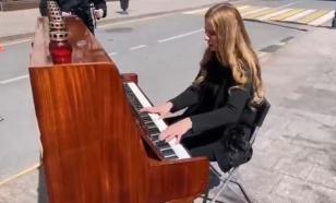 A pianista Valentina Lisitsa dá um concerto em memória das pessoas mortas em Odessa
