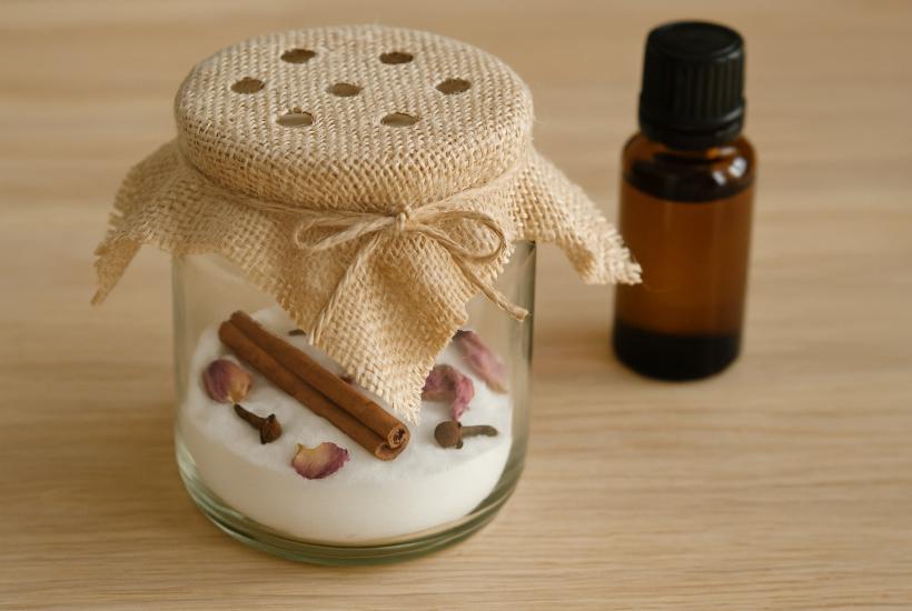 Desodorizador de armário DIY: aprenda a fazer um frescor natural para suas roupas