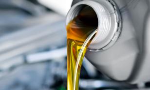 Por que o óleo não deve ser reabastecido, mas apenas trocado?